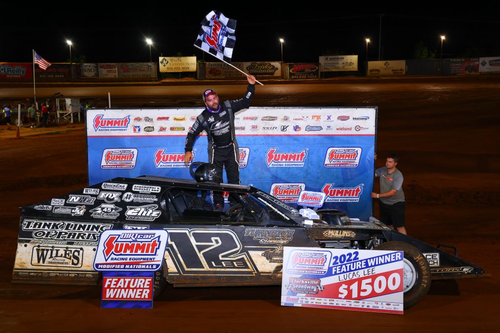 Lee Gets Redemption, Outduels Young at Clarksville