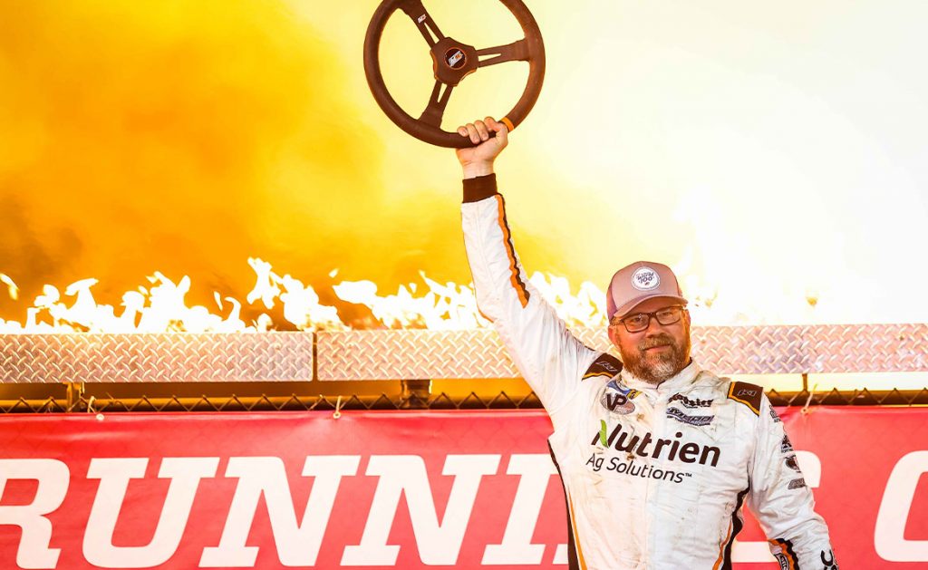 WORLD DOMINATION: Jonathan Davenport Scores Fifth World 100 Win at Eldora
