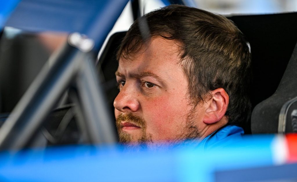 Brandon Sheppard navigates challenges of new race team.
